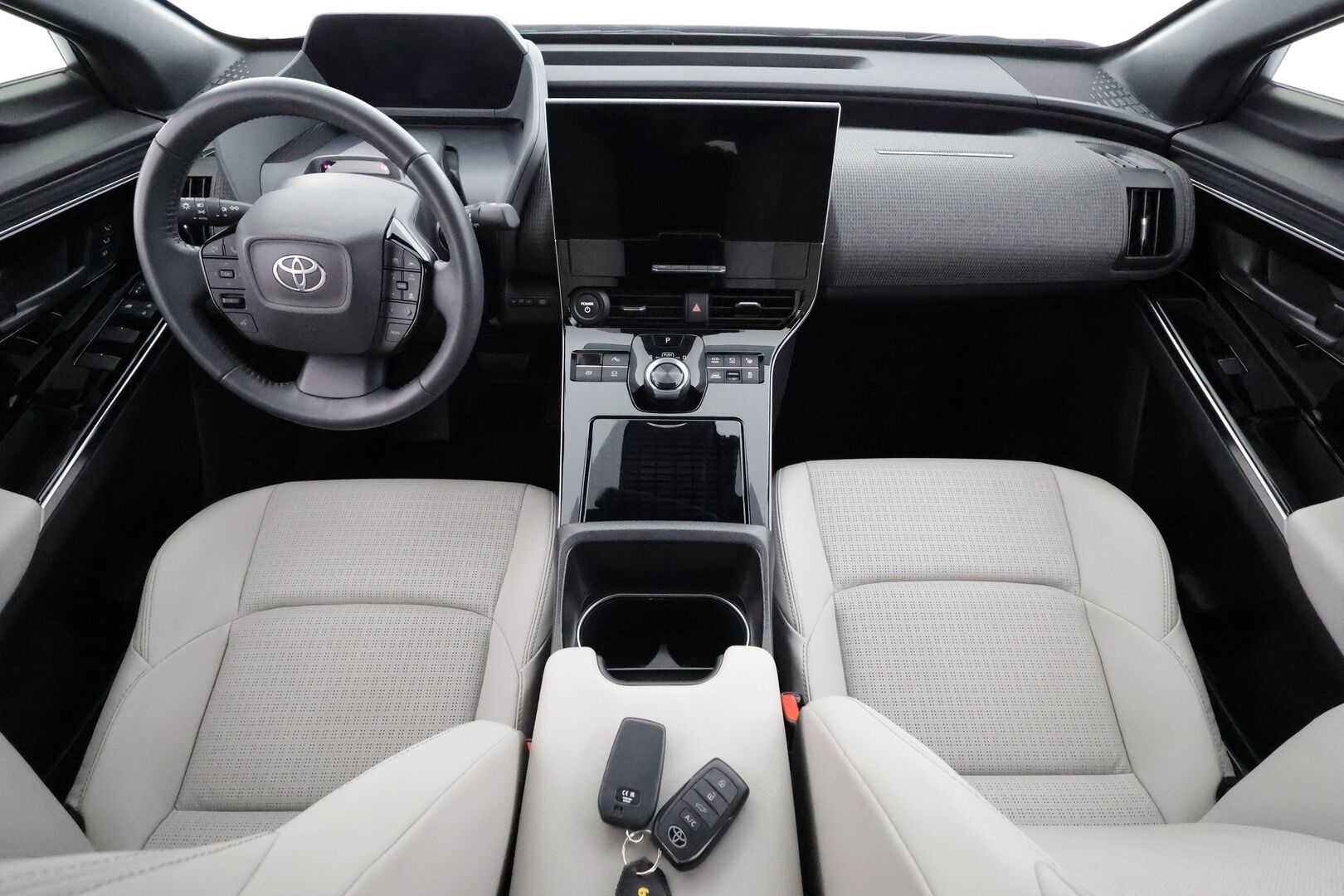 TOYOTA BZ4X 2024 Style AWD - | ACC | LED | 360-Kamera | Ilmastoidut Nahat | Ratinlämmitys | Panorama | Muistipenkki | Apple&Android |