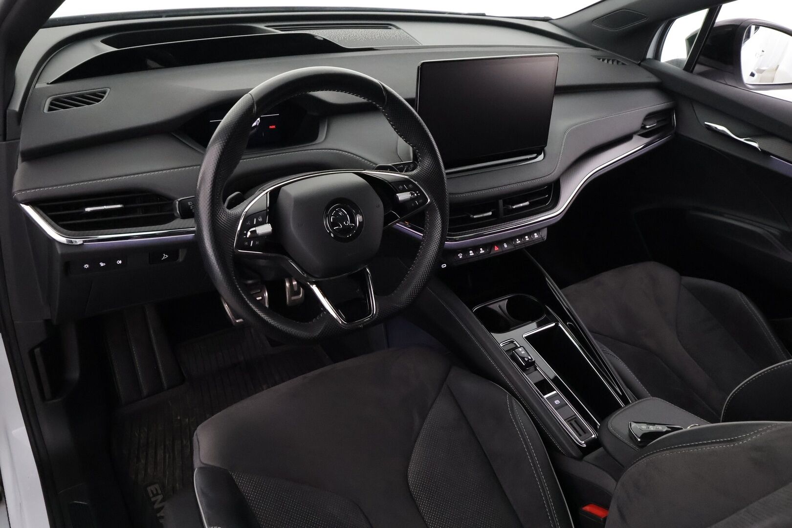 SKODA ENYAQ 2023 80x 4x4 SportLine  - | ACC | ILP | Koukku | Canton | Matrix-LED | Muistipenkki | Ratinlämmitys | Puolinahat | P.Kamera | Merkkihuollettu |