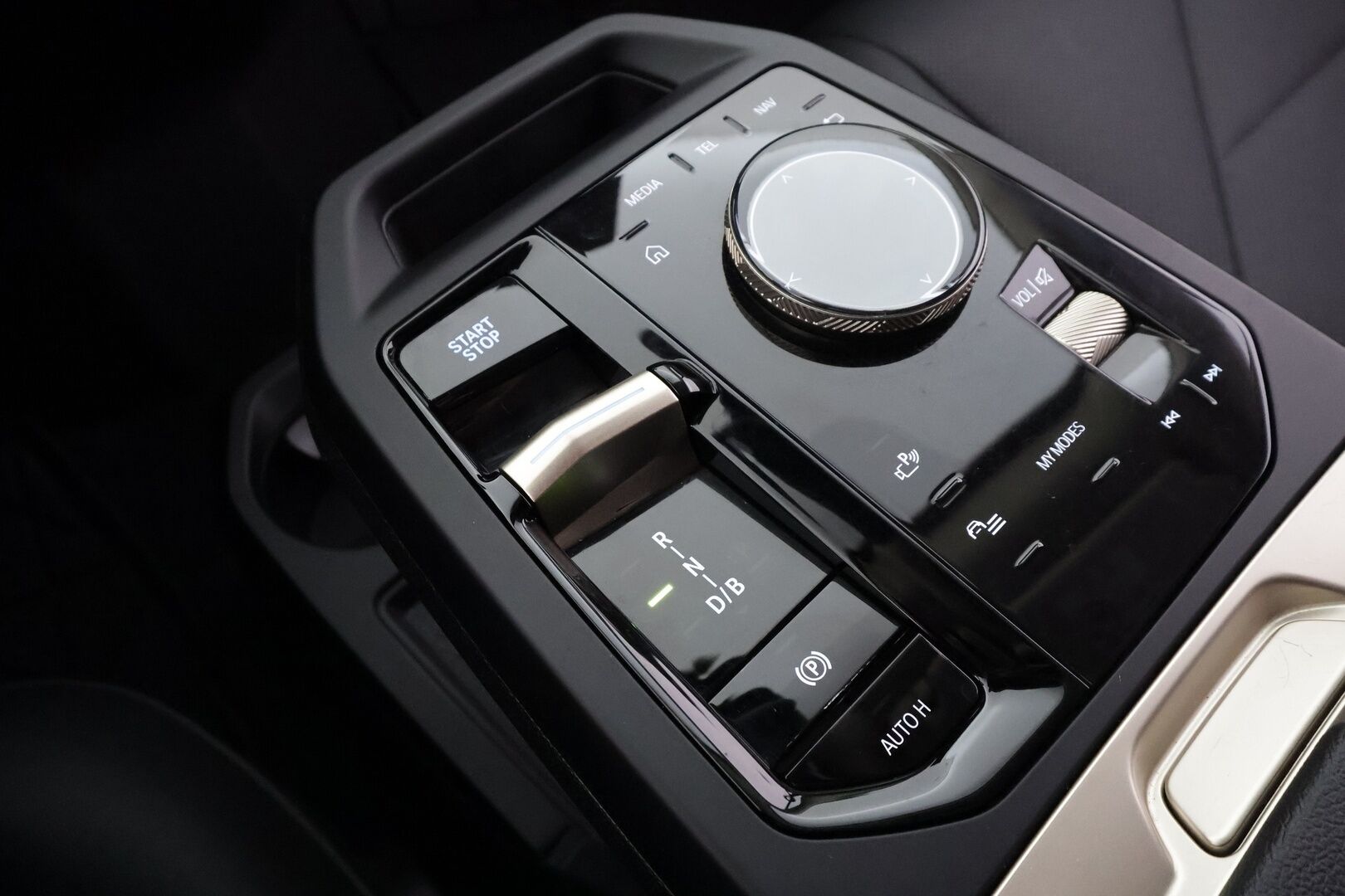 BMW IX 2023 Xdrive 50 Innovation - | ACC | ILP | Koukku | Hifit | Laser Light | Hierovat&Ilmastoidut Muistinahat | 360-Kamera | Ratinlämmitys | Kahdet Renkaat |