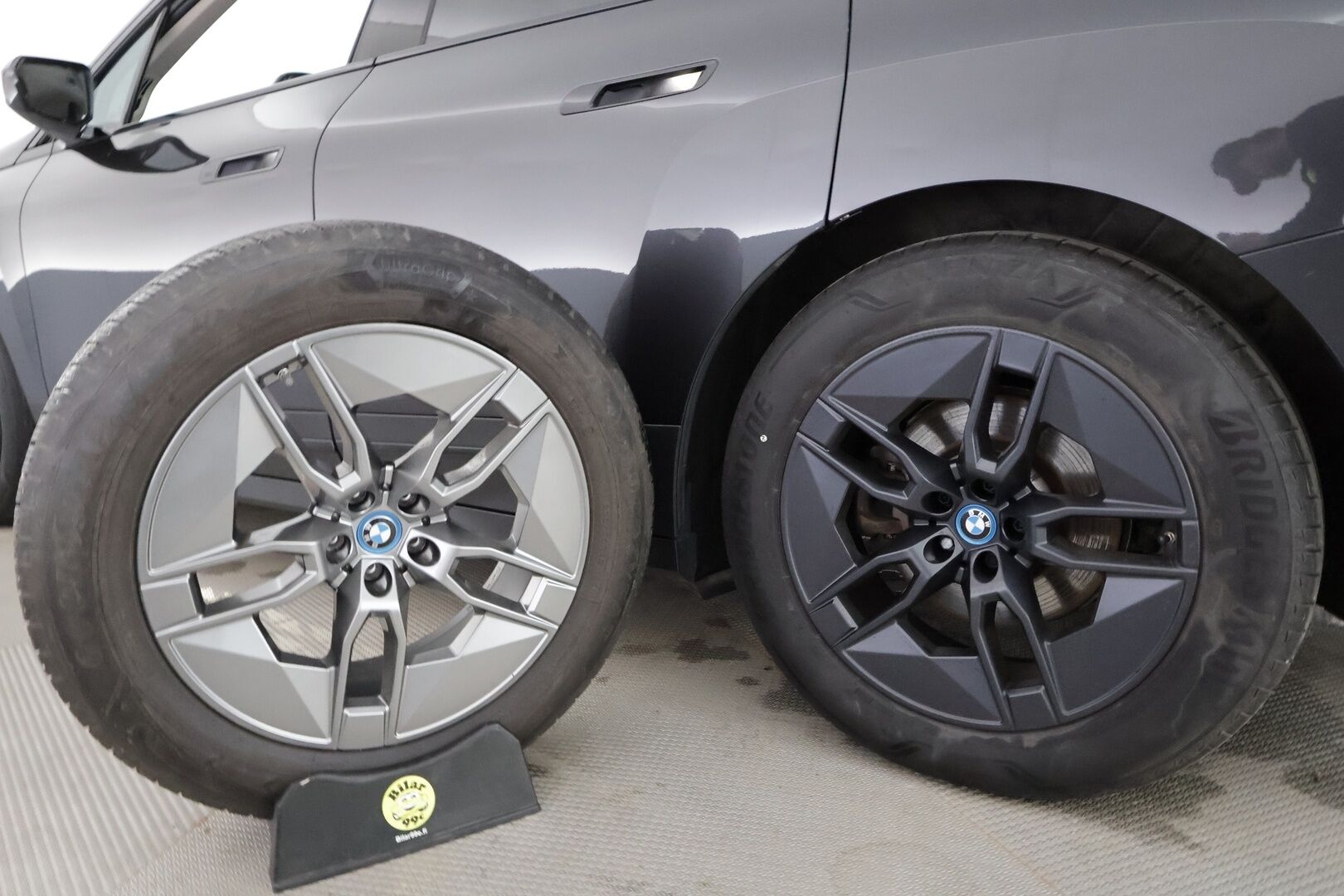 BMW IX 2023 Xdrive 50 Innovation - | ACC | ILP | Koukku | Hifit | Laser Light | Hierovat&Ilmastoidut Muistinahat | 360-Kamera | Ratinlämmitys | Kahdet Renkaat |