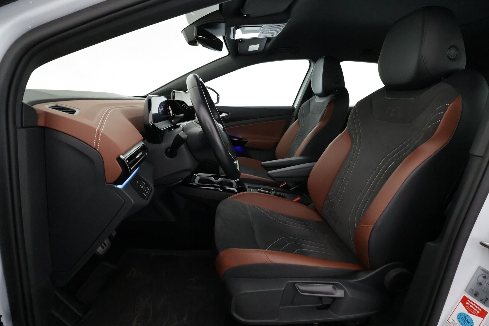 VOLKSWAGEN ID.4 2023 Pro 4MOTION Business 195 kW, akku 77 kWh - | ILP | Koukku | ACC | LED | P.Kamera | Nahka-Alcantara | Navi | Kaistavahti | Keyless | Kahdet renkaat | 2x Latauskaapelit | Merkkihuollot |