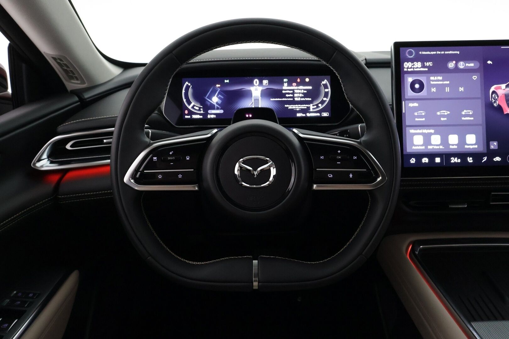 Mazda 6e 2025 68,8 kWh Takumi (GW7) - | ILP | ACC | 360 | HUD | Panorama | Ilmastoidut etuistuimet sähkösäädöllä | Vaalea Keinonahka-verhoilu | Sony |