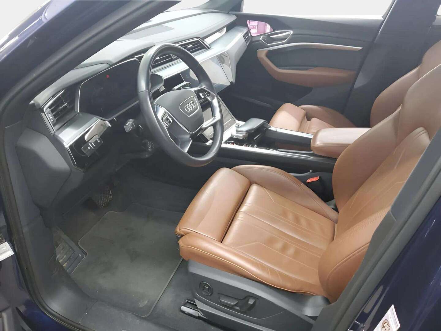 AUDI E-TRON 2023 55 300kW S Line - | ACC | Lisälämmitin | Koukku | Matrix-LED | B&O | Ilma-alusta | Ratinlämmitys | Muistipenkki | Keyless | Apple&Android | Merkkihuollettu | Kahdet Renkaat |