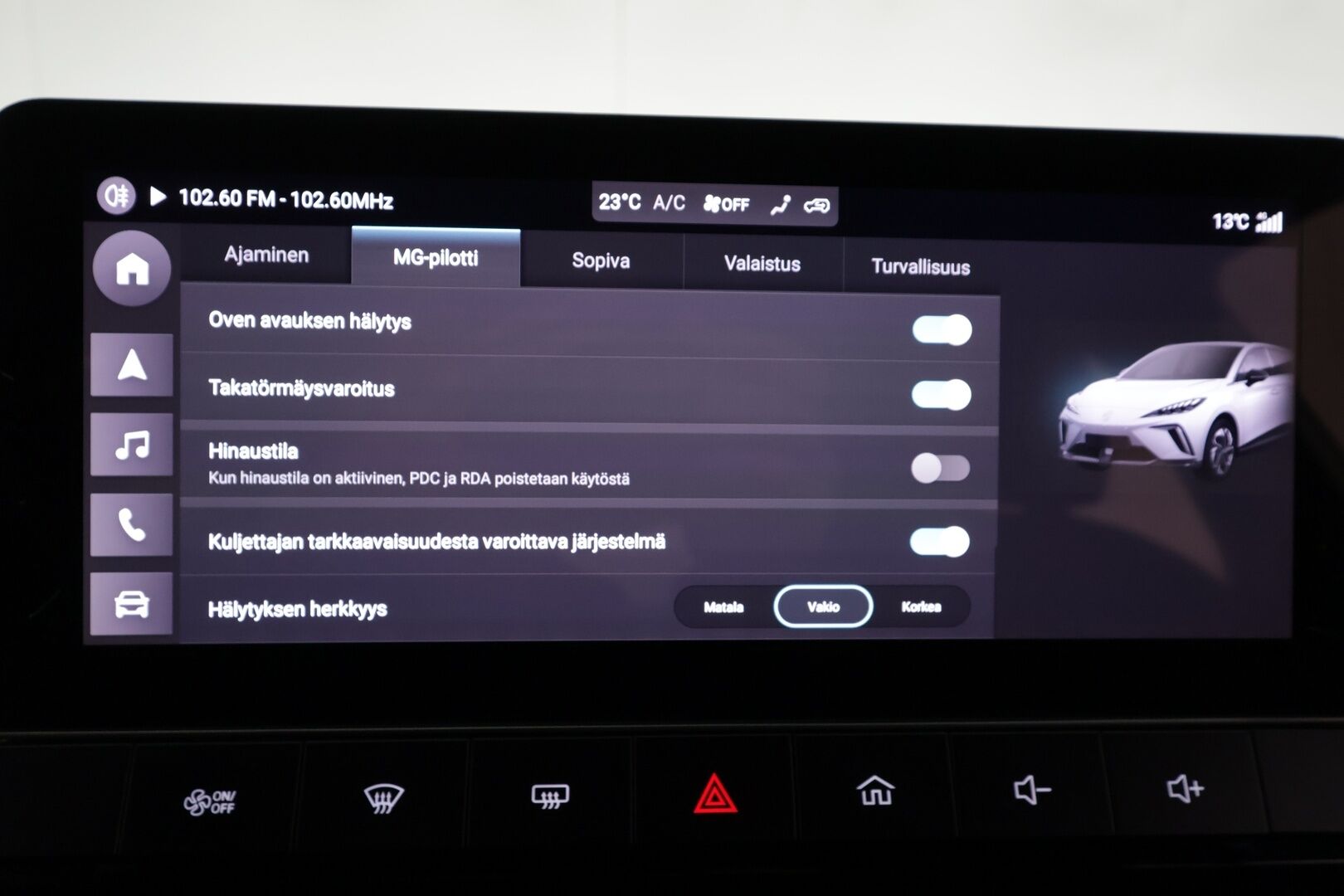 MG MG4 2023 Luxury - | ACC | ILP | Koukku | 360 Kamera | Sähköpenkki | Puolinahat | Apple&Android | Kahdet Renkaat |