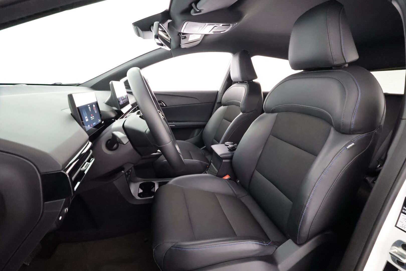 MG MG4 2023 Luxury - | ACC | ILP | Koukku | 360 Kamera | Sähköpenkki | Puolinahat | Apple&Android | Kahdet Renkaat |