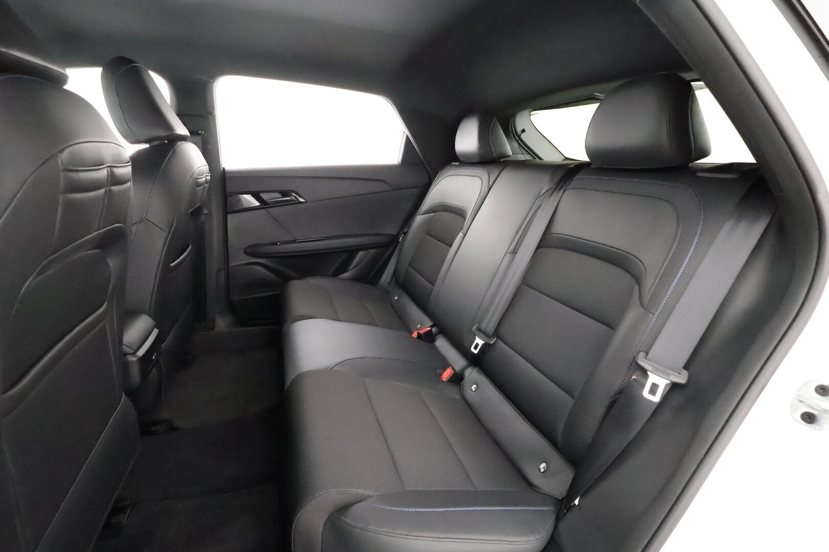 MG MG4 2023 Luxury - | ACC | ILP | Koukku | 360 Kamera | Sähköpenkki | Puolinahat | Apple&Android | Kahdet Renkaat |