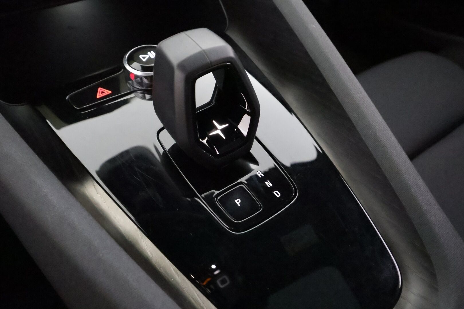 Polestar 2 2021 Long Range Dual Motor Performance, 300kW, 78kWh - ACC | ILP | Koukku / Pixel LED /  H/K / 360-Kamera | Lasikatto | H/K | Muistipenkki | Keyless | Apple&Android | Kahdet Renkaat |