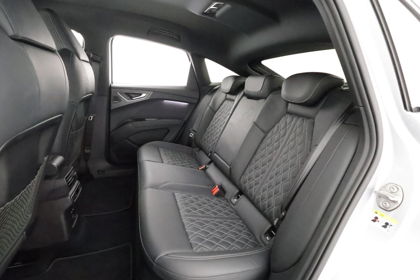 Audi Q4 e-tron 2023 Progress S line 50 e-tron quattro Sportback - | ACC | ILP | Koukku | Sonos | LED | Muistipenkki | P.Kamera | HUD | Sporttipenkit | Keyless | Apple&Android | Merkkihuollettu |