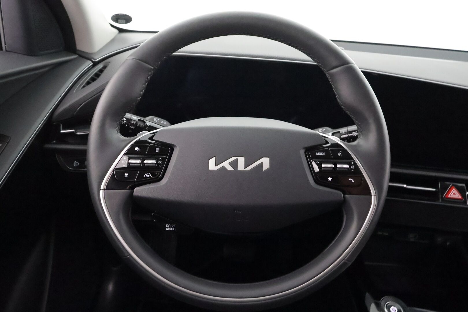 Kia Niro 2023 EX 64,8kWh 204hv - | ACC | ILP | Puolinahat | Sähköpenkki | V2L | LED | P.kamera ja tutkat | HDA | BSM | RCTA | Keyless | Lämm. ratti | 2x renkaat aluin | Merkkihuollot | 