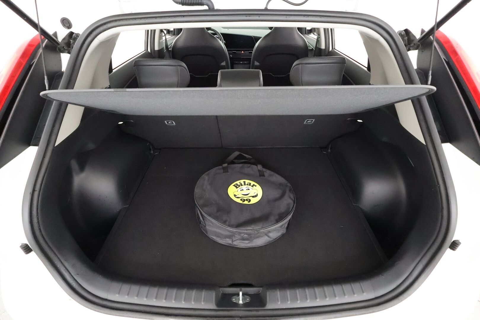 Kia Niro 2023 EX 64,8kWh 204hv - | ACC | ILP | Puolinahat | Sähköpenkki | V2L | LED | P.kamera ja tutkat | HDA | BSM | RCTA | Keyless | Lämm. ratti | 2x renkaat aluin | Merkkihuollot | 