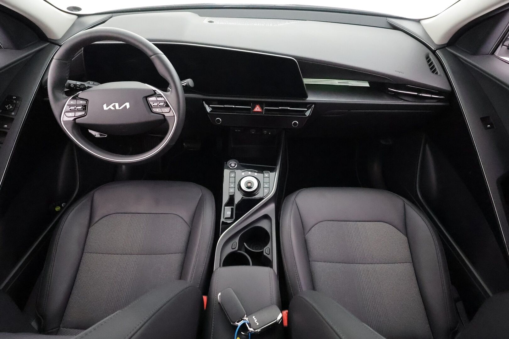 Kia Niro 2023 EX 64,8kWh 204hv - | ACC | ILP | Puolinahat | Sähköpenkki | V2L | LED | P.kamera ja tutkat | HDA | BSM | RCTA | Keyless | Lämm. ratti | 2x renkaat aluin | Merkkihuollot | 