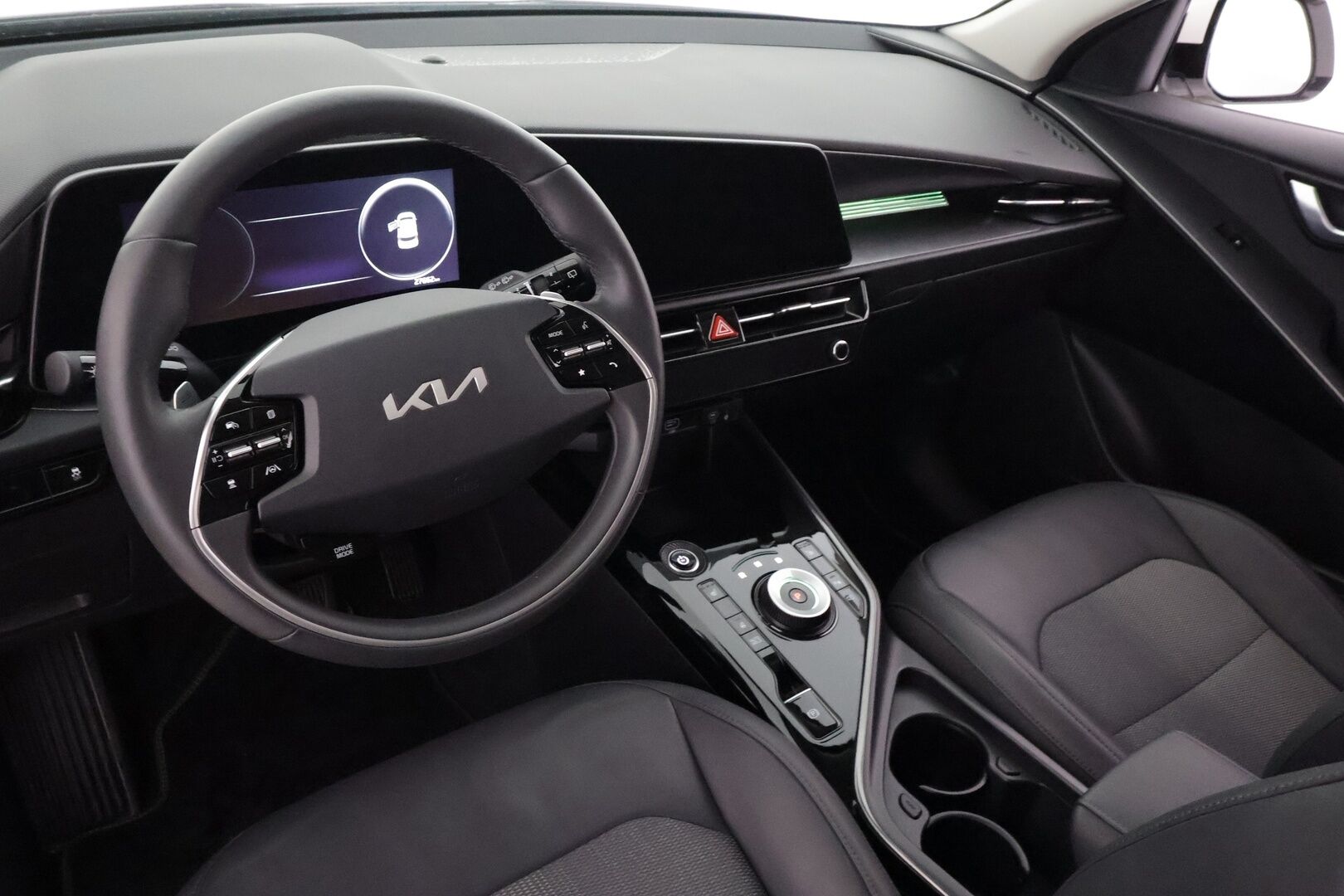 Kia Niro 2023 EX 64,8kWh 204hv - | ACC | ILP | Puolinahat | Sähköpenkki | V2L | LED | P.kamera ja tutkat | HDA | BSM | RCTA | Keyless | Lämm. ratti | 2x renkaat aluin | Merkkihuollot | 