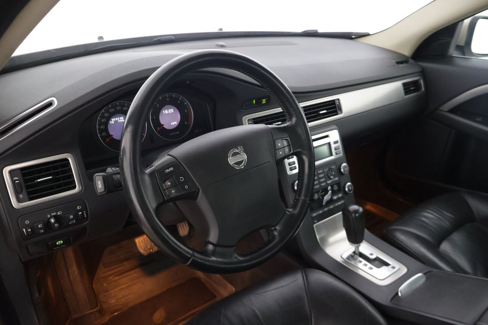 Volvo S80 2008 D5 AWD Momentum aut * Nahat* Vakkari* Peruutustutka* - * Jakopää tehty / Kahdet renkaat vanteilla / Suomi-Auto