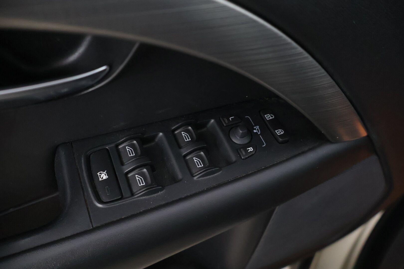 Volvo S80 2008 D5 AWD Momentum aut * Nahat* Vakkari* Peruutustutka* - * Jakopää tehty / Kahdet renkaat vanteilla / Suomi-Auto