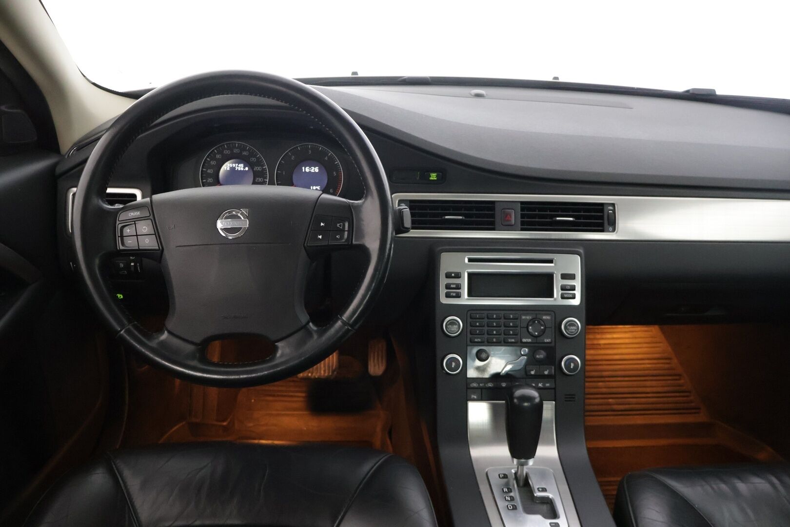 Volvo S80 2008 D5 AWD Momentum aut * Nahat* Vakkari* Peruutustutka* - * Jakopää tehty / Kahdet renkaat vanteilla / Suomi-Auto