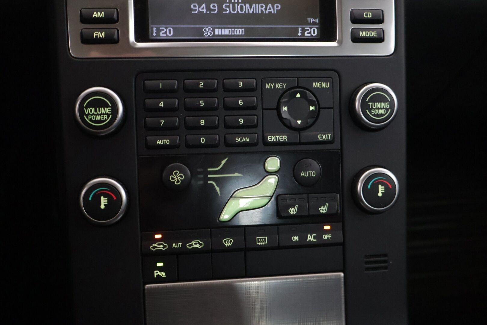 Volvo S80 2008 D5 AWD Momentum aut * Nahat* Vakkari* Peruutustutka* - * Jakopää tehty / Kahdet renkaat vanteilla / Suomi-Auto