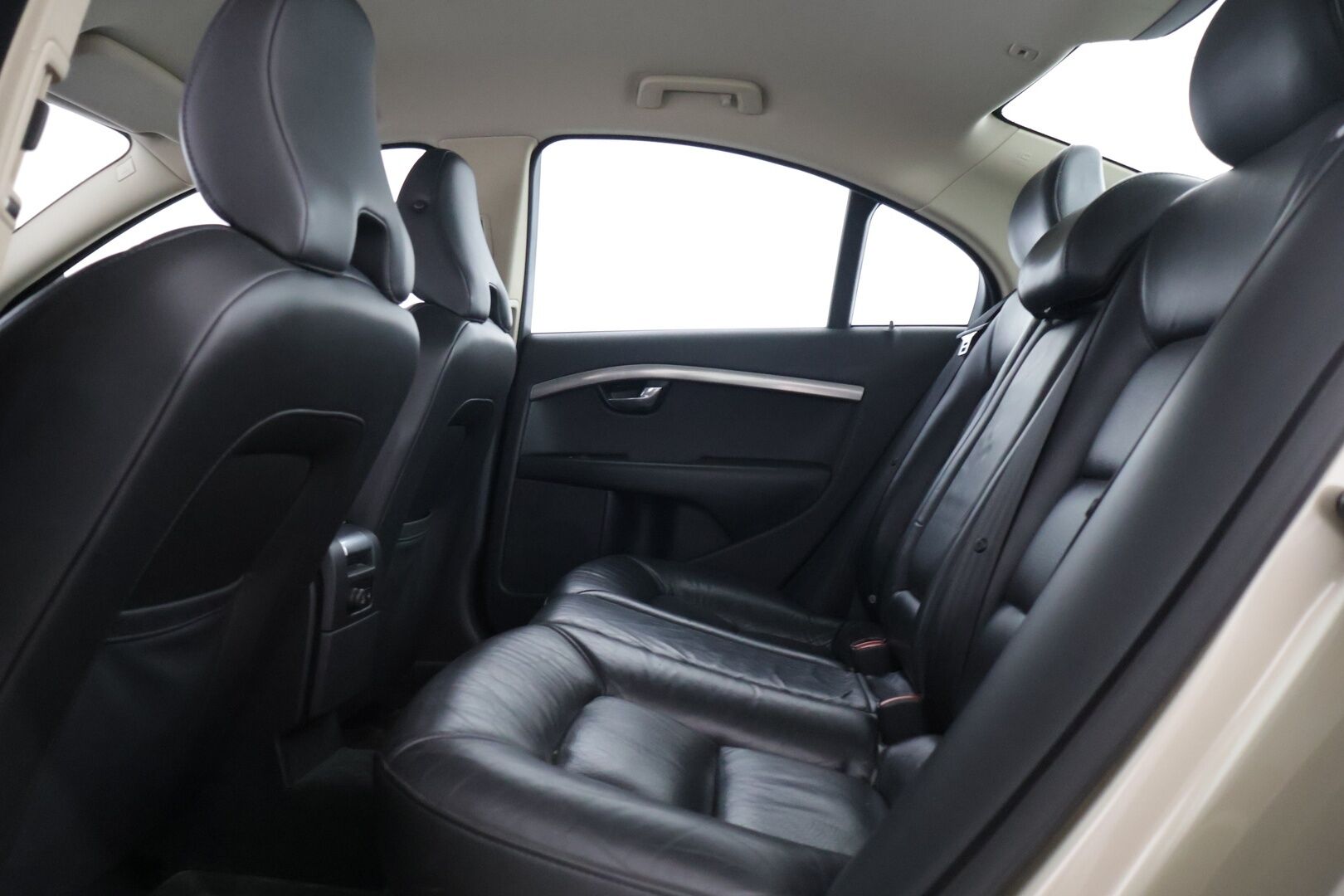 Volvo S80 2008 D5 AWD Momentum aut * Nahat* Vakkari* Peruutustutka* - * Jakopää tehty / Kahdet renkaat vanteilla / Suomi-Auto