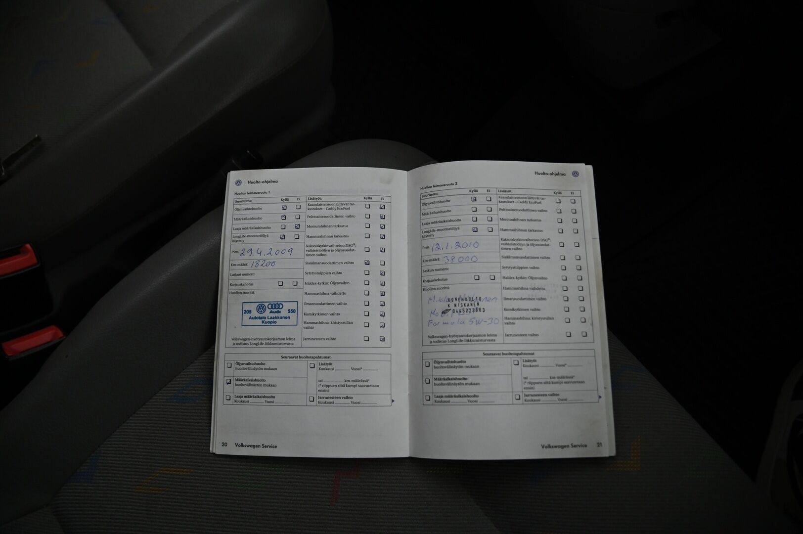 Volkswagen Transporter 2008 TRANSPORTER Umpikorinen (BB) 1890cm3 * Myydään vain huutokaupat.com * - Todella hieno työjuhta / Huoltokirja / 2 Renkaat / Katsastettu 04/25