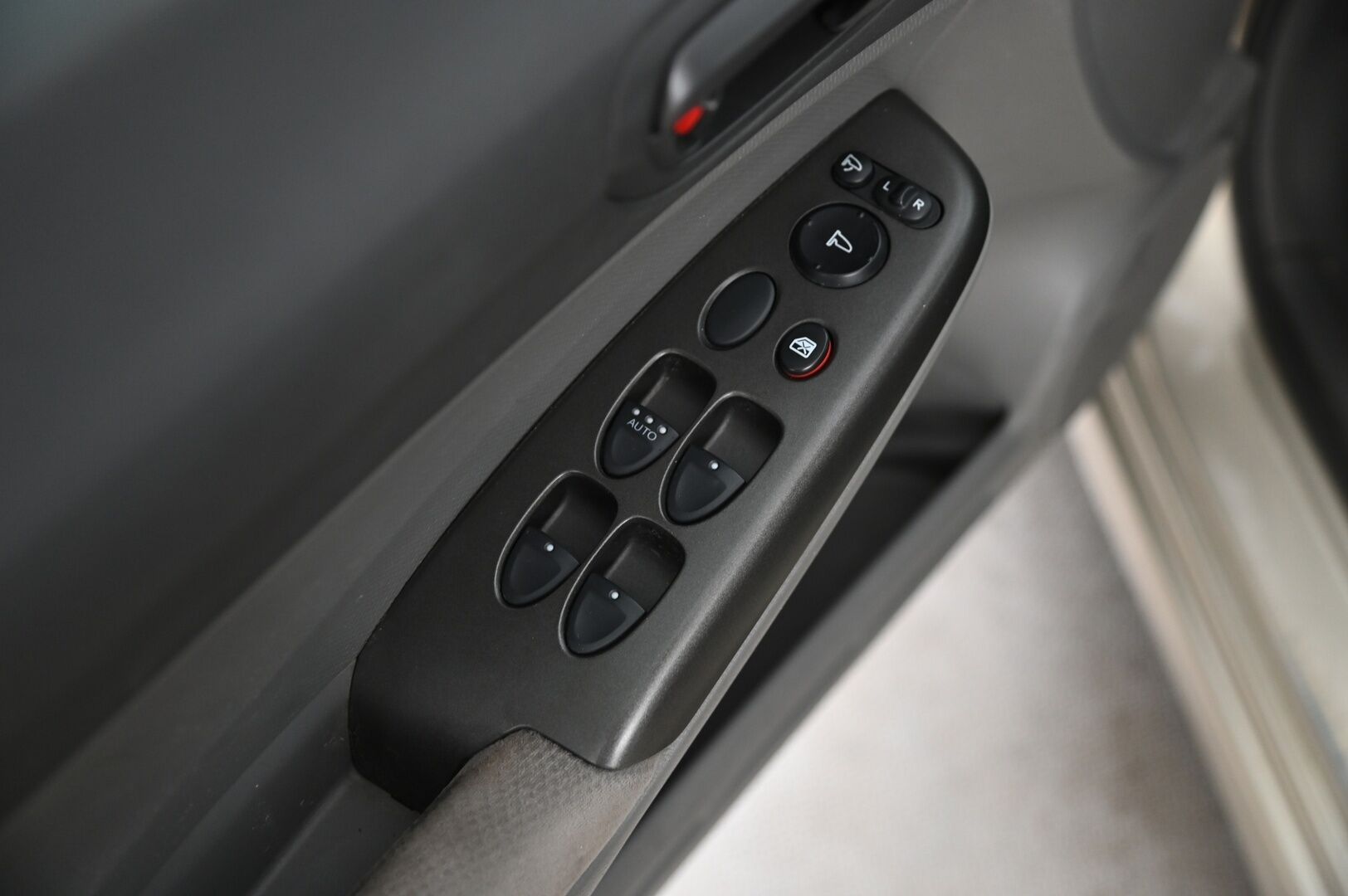 Honda Civic 2008 4D 1,8i Comfort AT * Suomi-auto / Lohkolämmitin / Vetokoukku * - Siistikuntoinen / Hyvä huoltohistoria