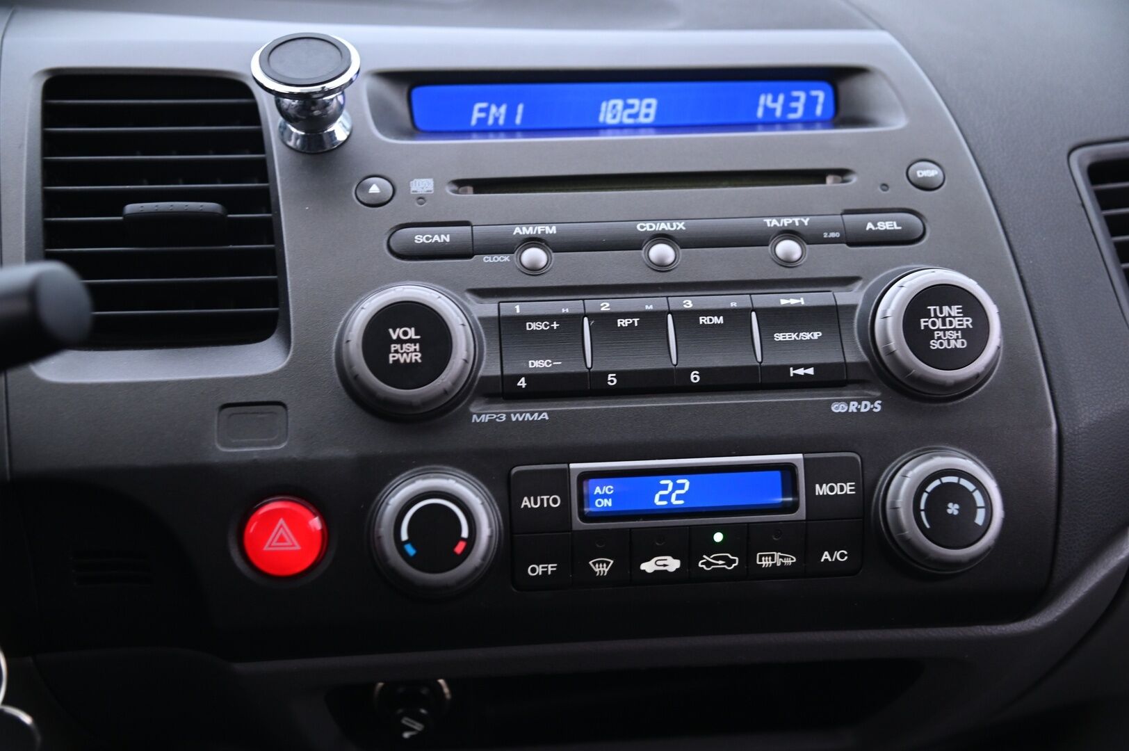 Honda Civic 2008 4D 1,8i Comfort AT * Suomi-auto / Lohkolämmitin / Vetokoukku * - Siistikuntoinen / Hyvä huoltohistoria