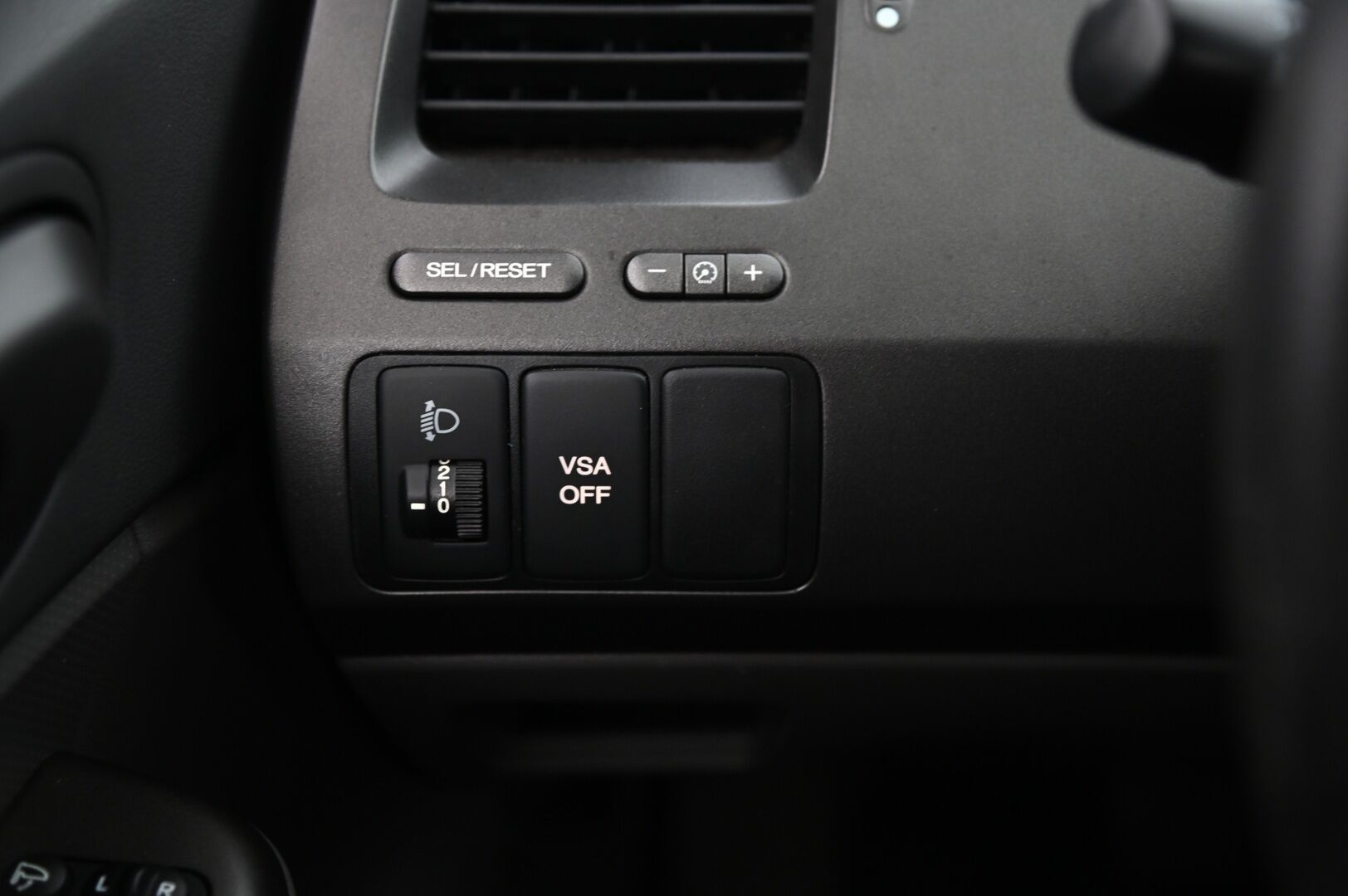 Honda Civic 2008 4D 1,8i Comfort AT * Suomi-auto / Lohkolämmitin / Vetokoukku * - Siistikuntoinen / Hyvä huoltohistoria