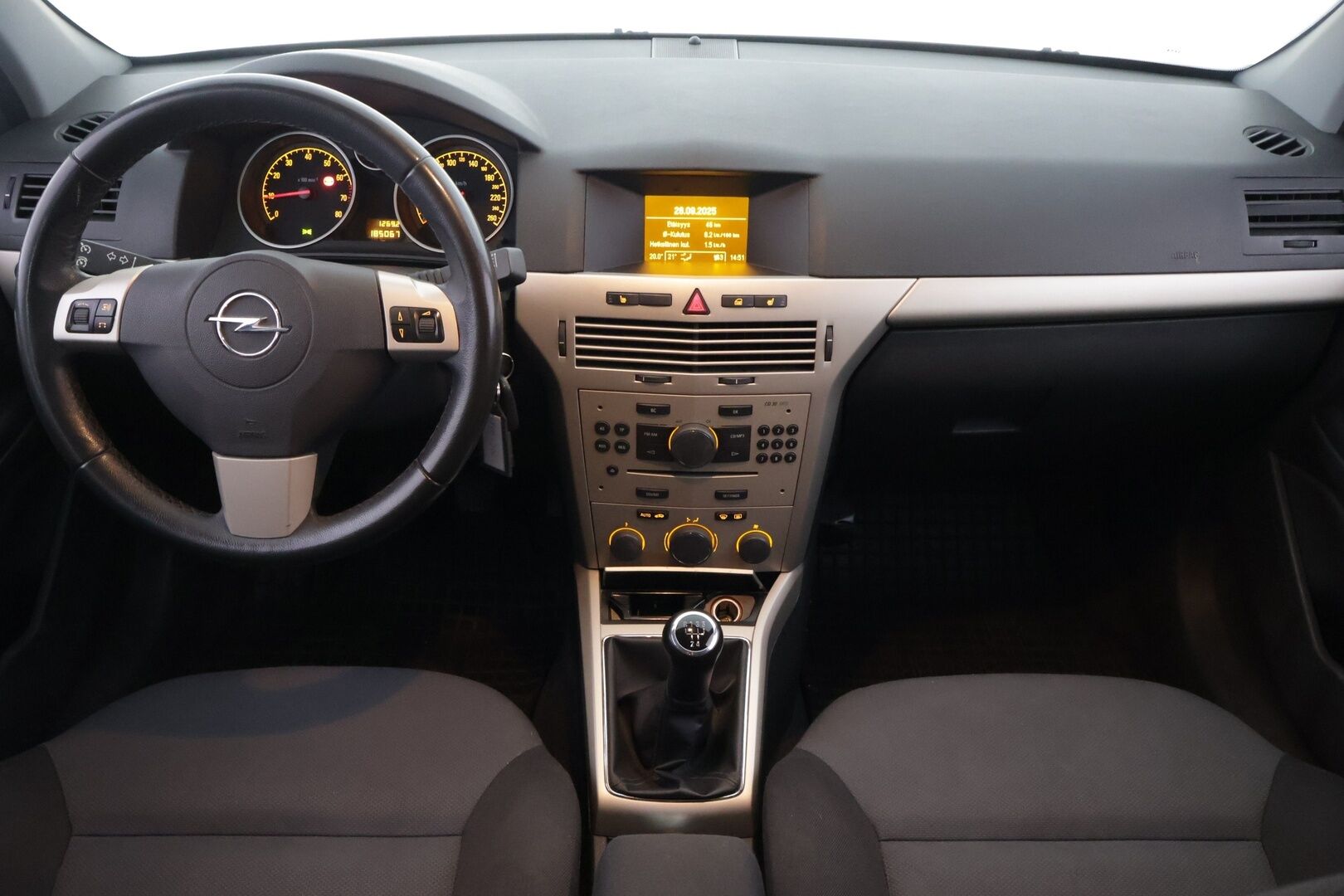 Opel Astra 2008 STATION WAGON Farmari (AC) 4o0v 1598cm3 *YritysOutlet - Myydään vain yrityksille* - *JUURI KATSASTETTU* / Vakkari / Ilmastointi / 2x alumiinivanteet / Suomi-auto / Huoltokirja / Penkinlämmittimet