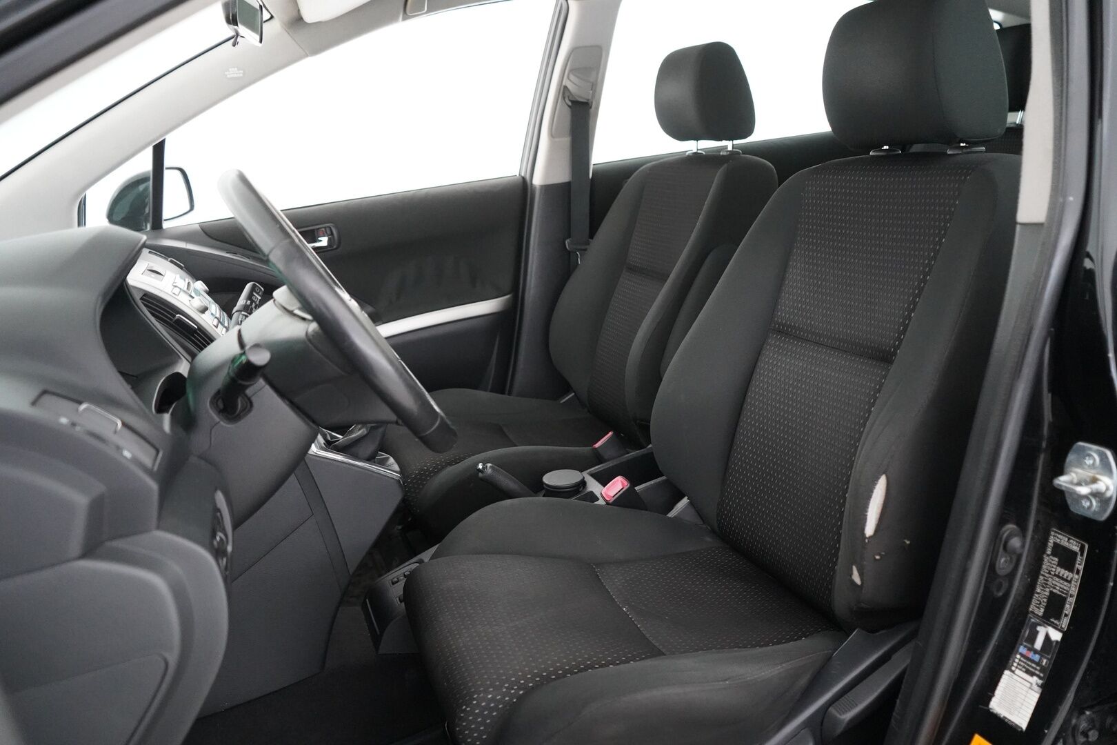 Toyota Corolla Verso 2008 - YritysOutlet - Myydään vain yrityksille - Koukku / Vakkari / Lohko / Tutka / Kahdet renkaat alumiinivantein / Säntilliset huollot