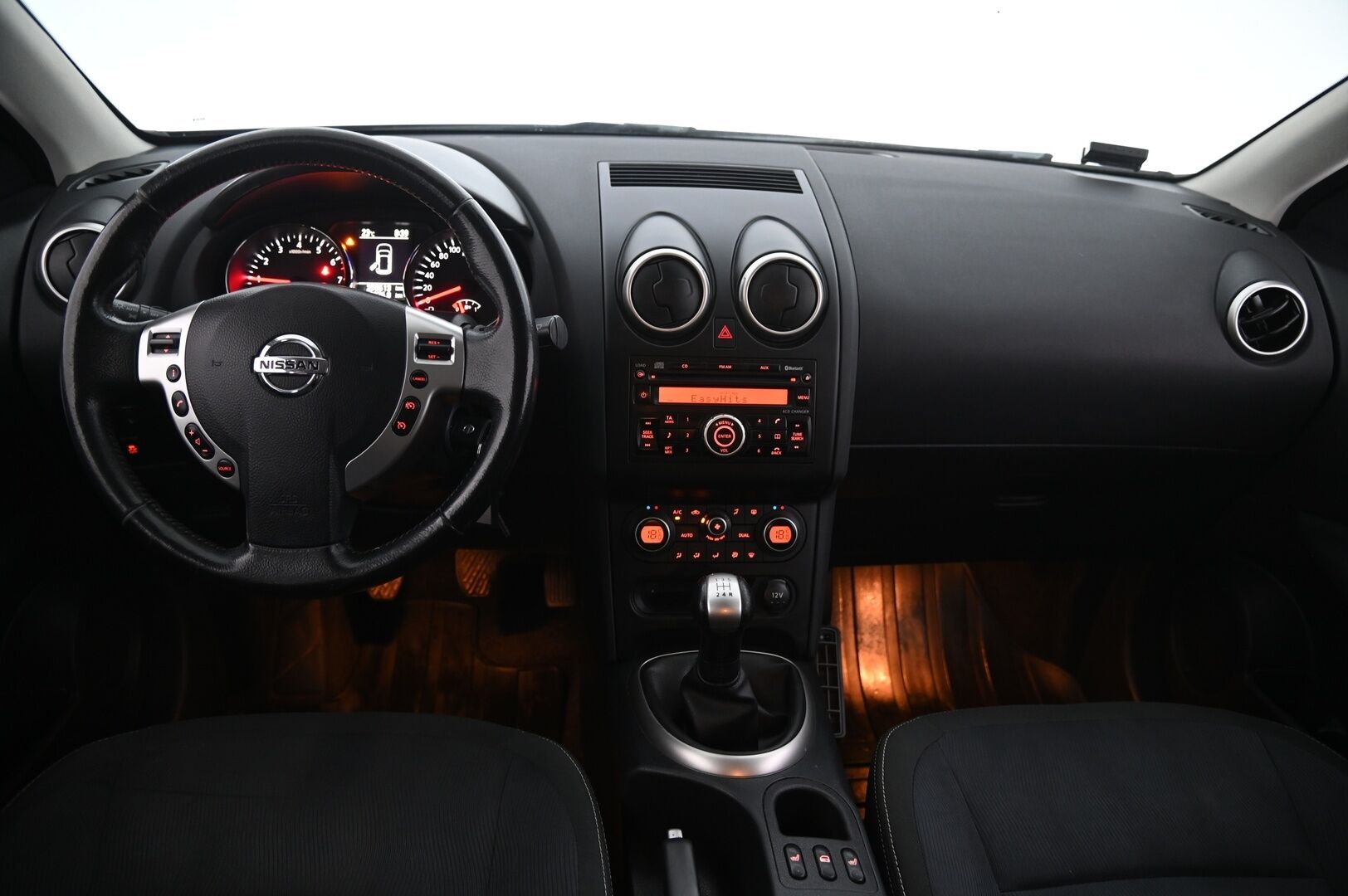 Nissan Qashqai 2011 1,6L Acenta 2WD 5MT MY10 - *Myydään Huutokaupat.com*