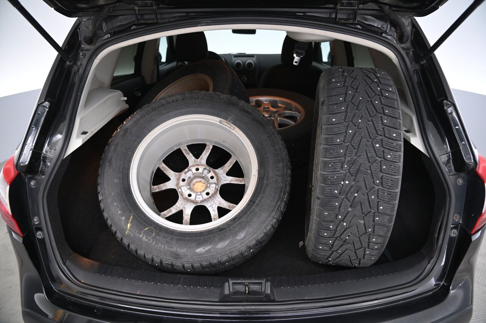 Nissan Qashqai 2011 1,6L Acenta 2WD 5MT MY10 - *Myydään Huutokaupat.com*