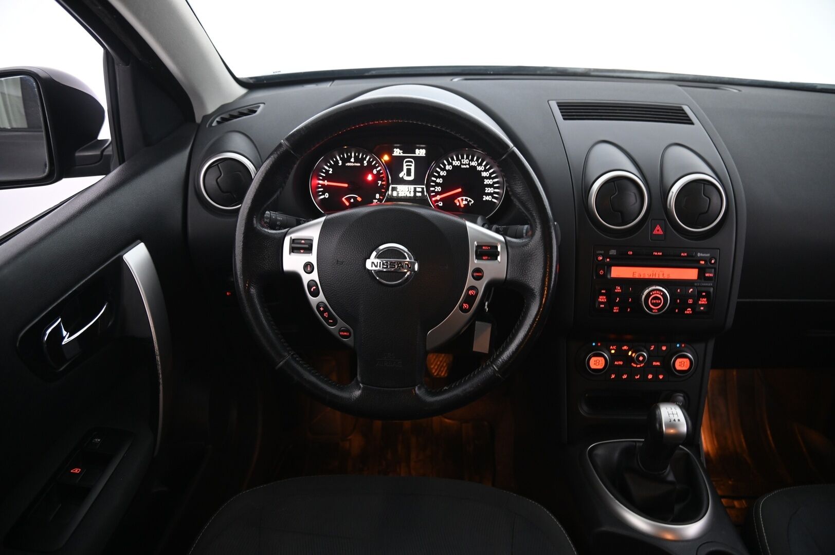 Nissan Qashqai 2011 1,6L Acenta 2WD 5MT MY10 - *Myydään Huutokaupat.com*