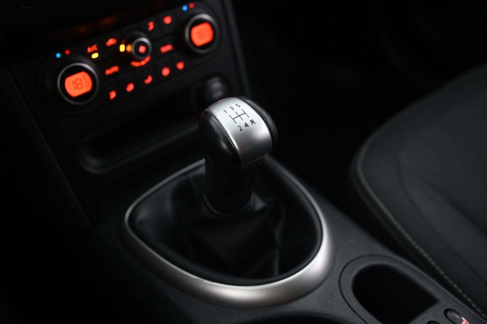 Nissan Qashqai 2011 1,6L Acenta 2WD 5MT MY10 - *Myydään Huutokaupat.com*