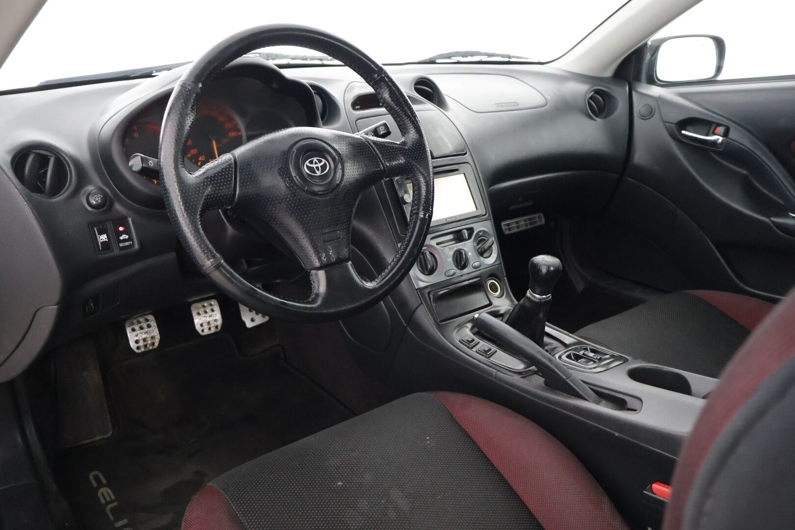 Toyota Celica 2005 2D CELICA LIFTBACK 1.8 - *YritysOutlet - Myydään vain yrityksille* / 2x hyvät renkaat / hyvät huollot / Ruostesuojattu*