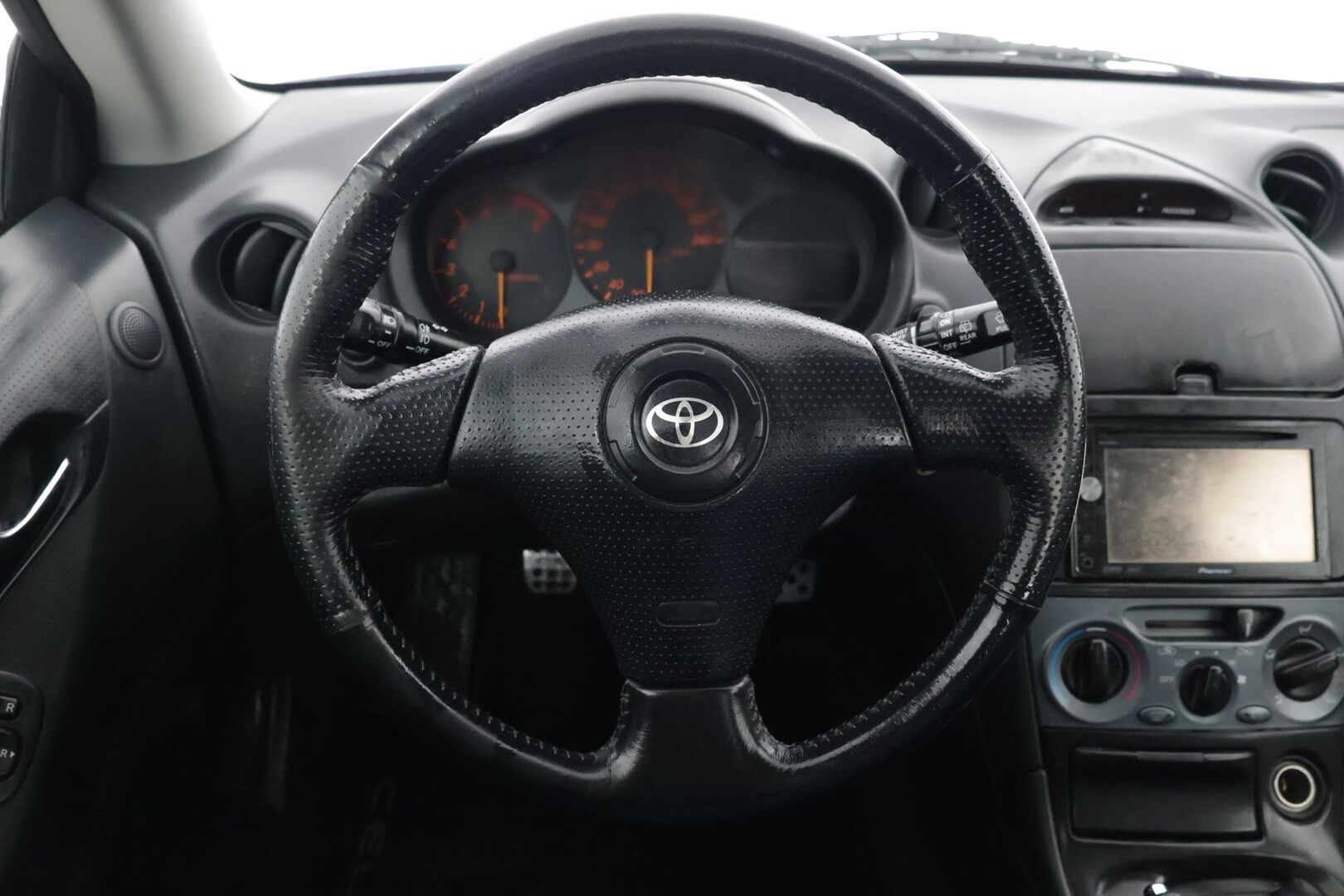 Toyota Celica 2005 2D CELICA LIFTBACK 1.8 - *YritysOutlet - Myydään vain yrityksille* / 2x hyvät renkaat / hyvät huollot / Ruostesuojattu*