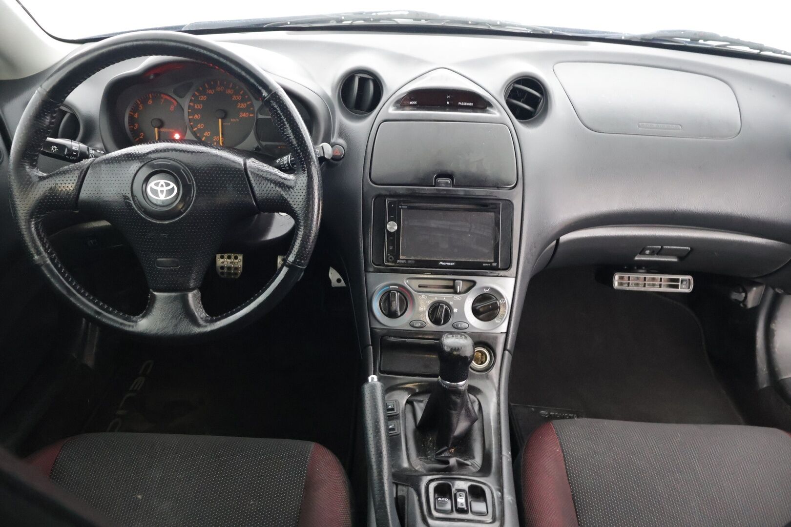 Toyota Celica 2005 2D CELICA LIFTBACK 1.8 - *YritysOutlet - Myydään vain yrityksille* / 2x hyvät renkaat / hyvät huollot / Ruostesuojattu*