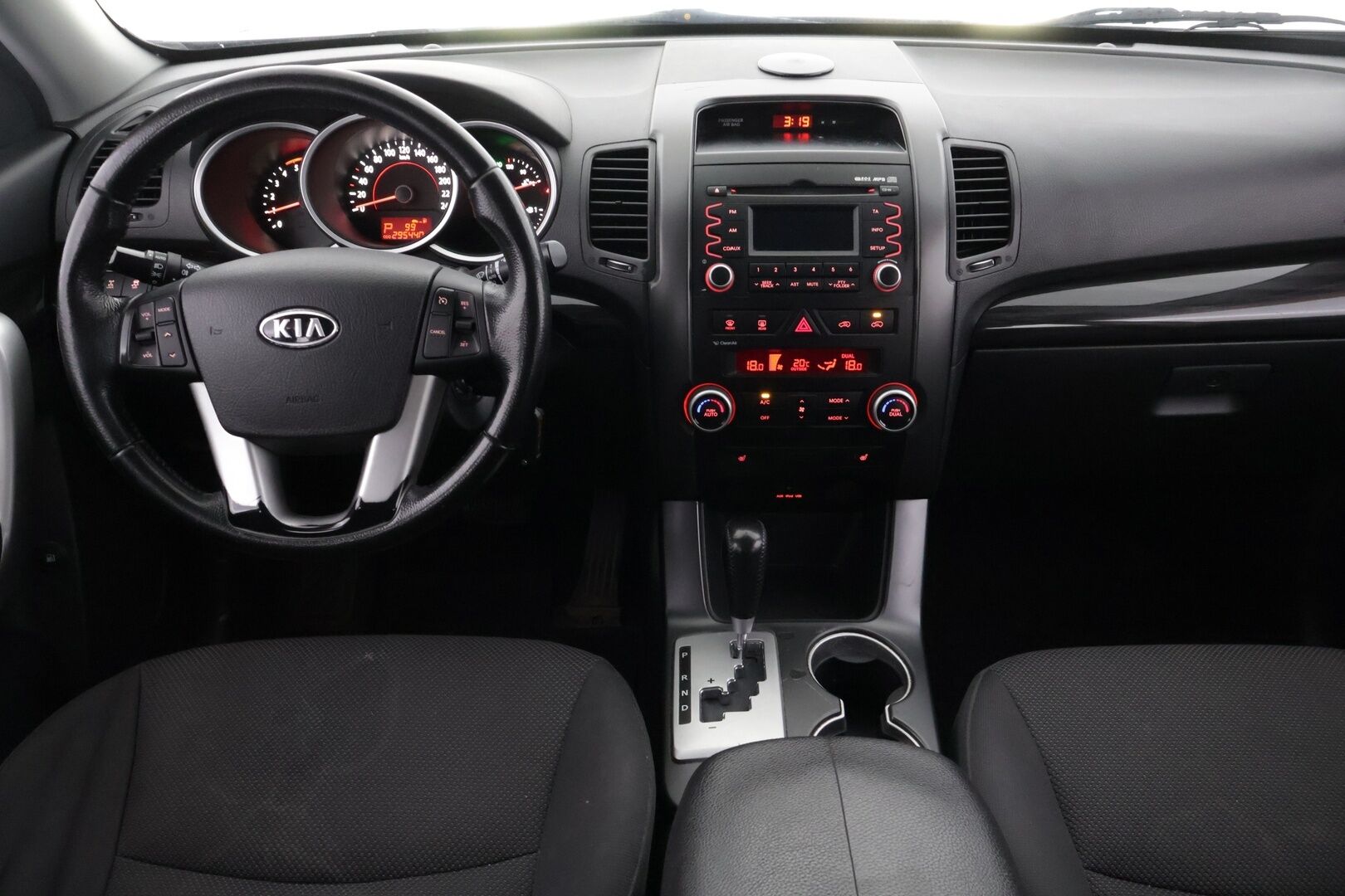 Kia Sorento 2010 2,2 CRDi AWD EX A/T 5P ** Tämä huippu myydään huudossa!!! - ** Koukku / Lohko / Vakkari / Penkinlämmittimet