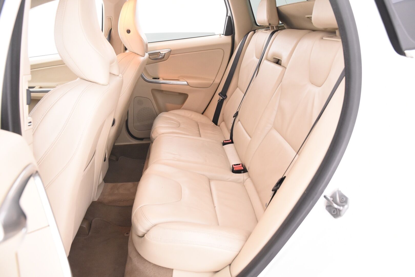 Volvo XC60 2014 D4 AWD Business Summum aut - | Adaptiivinen vakkari | Webasto | Koukku | Kahdet renkaat+vanteet | Peruutustutka | BLIS | Xenon valot |