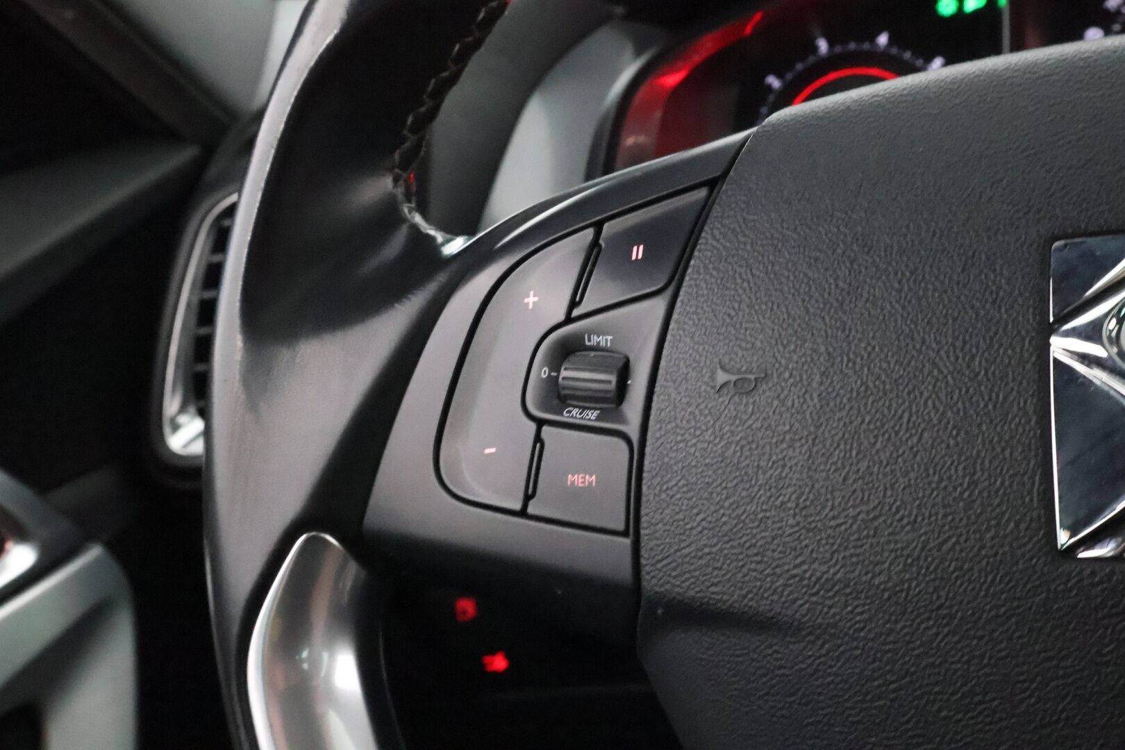 Citroen DS5 2013 THP 200 Sport Chic MYYDÄÄN HUUTOKAUPAT.COM! - MYYDÄÄN HUUTOKAUPAT.COM!