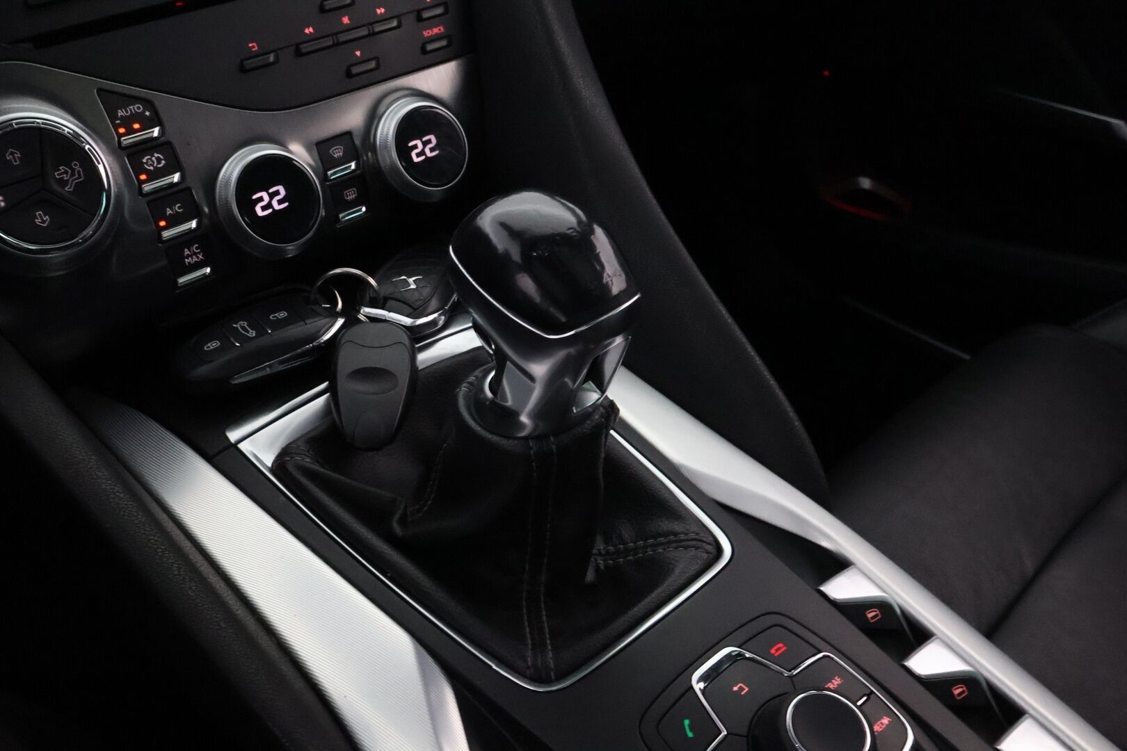 Citroen DS5 2013 THP 200 Sport Chic MYYDÄÄN HUUTOKAUPAT.COM! - MYYDÄÄN HUUTOKAUPAT.COM!