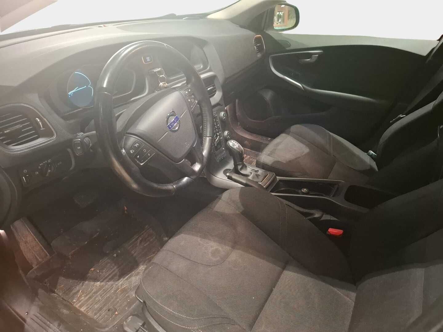 Volvo V40 2013 D3 Business aut * Audio High Performance / Aktiiviset Xenonit / Vakkari / Lohko & Sisäpistoke* - 2x-renkaat / P-tutkat / Jakohihna tehty! / Juuri saapunut Tampereelle! - HULLU BLACKWEEK KORKOTARJOUS 2,49%