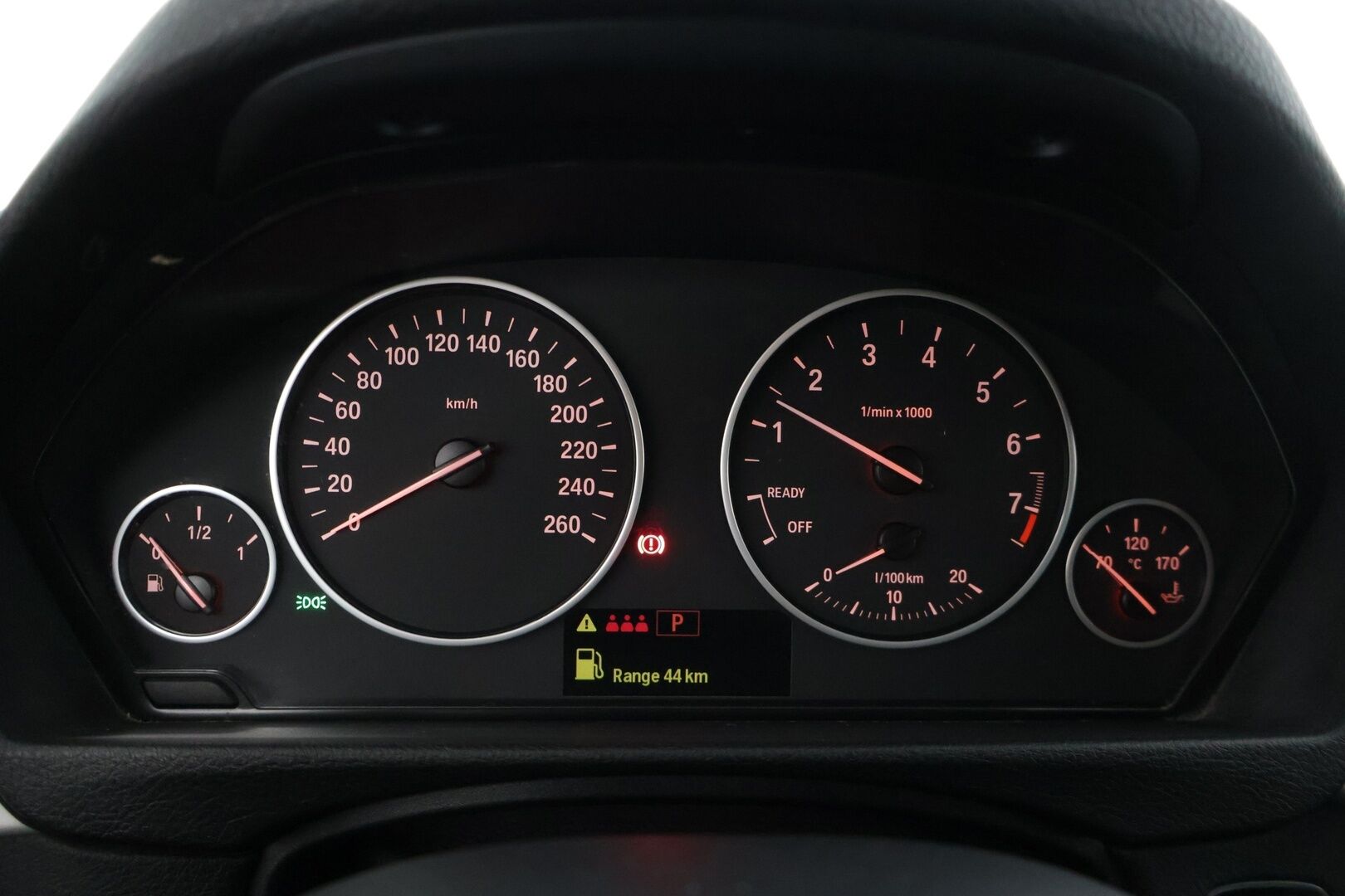 BMW 316 2013 TwinPower Turbo A F31 Touring Limited Navi Edition * Navi / Tutkat / Bluetooth / Vakkari / Lohkolämmitin * - * Juuri katsastettu / Suomi-auto *