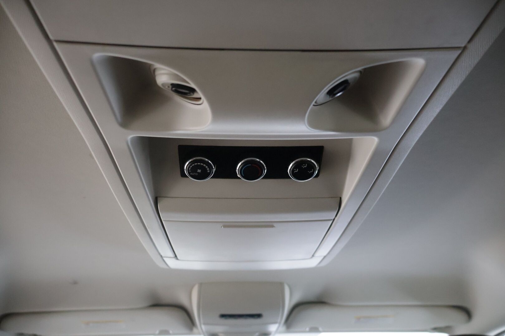 Chrysler GRAND VOYAGER 2011 CRD A6 - | 7-P. | Ilmastointi | Juuri Katsastettu | Todella Vähän Ajettu | 