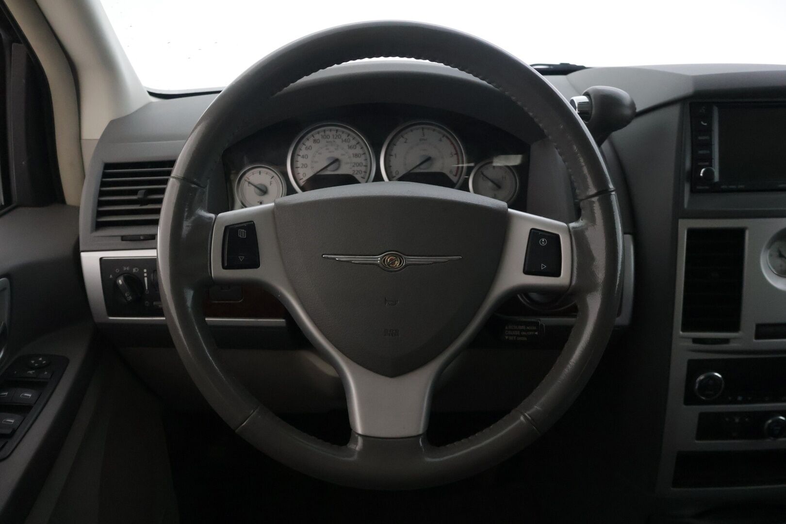 Chrysler GRAND VOYAGER 2011 CRD A6 - | 7-P. | Ilmastointi | Juuri Katsastettu | Todella Vähän Ajettu | 