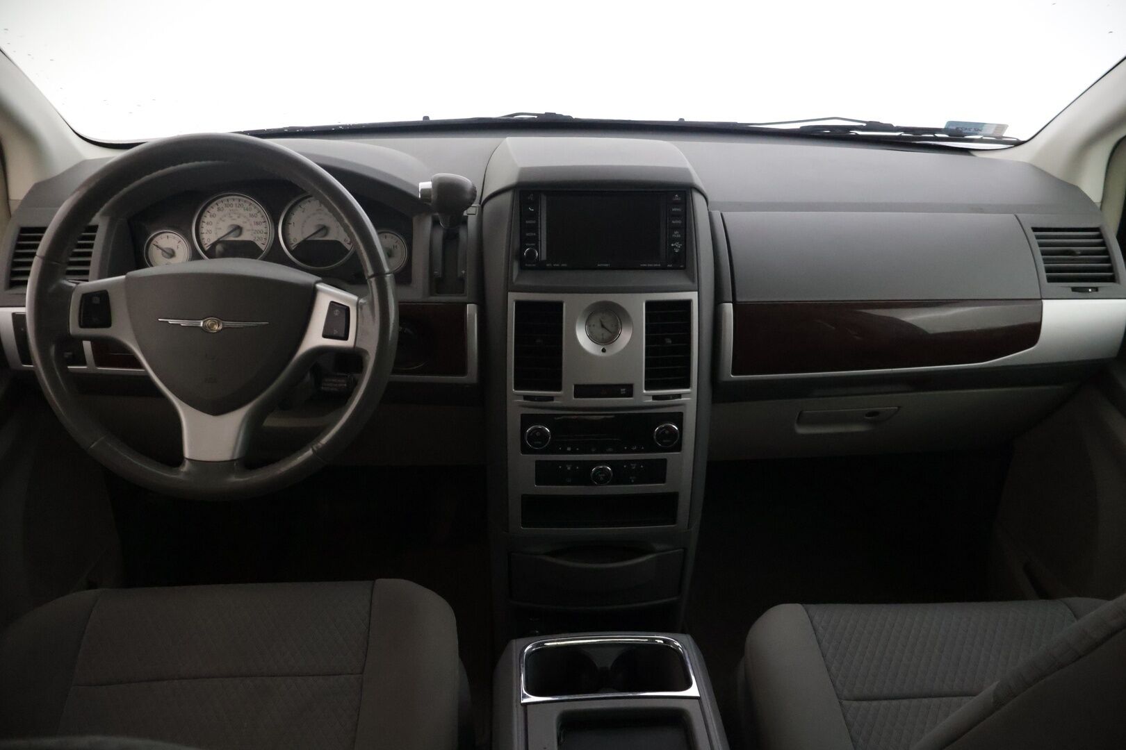 Chrysler GRAND VOYAGER 2011 CRD A6 - | 7-P. | Ilmastointi | Juuri Katsastettu | Todella Vähän Ajettu | 