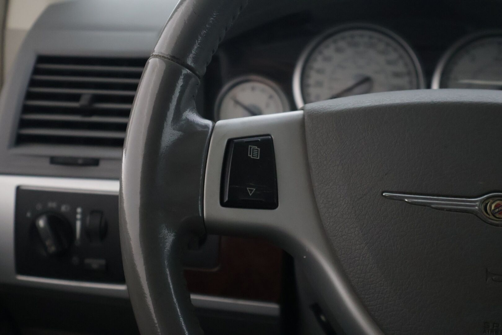 Chrysler GRAND VOYAGER 2011 CRD A6 - | 7-P. | Ilmastointi | Juuri Katsastettu | Todella Vähän Ajettu | 