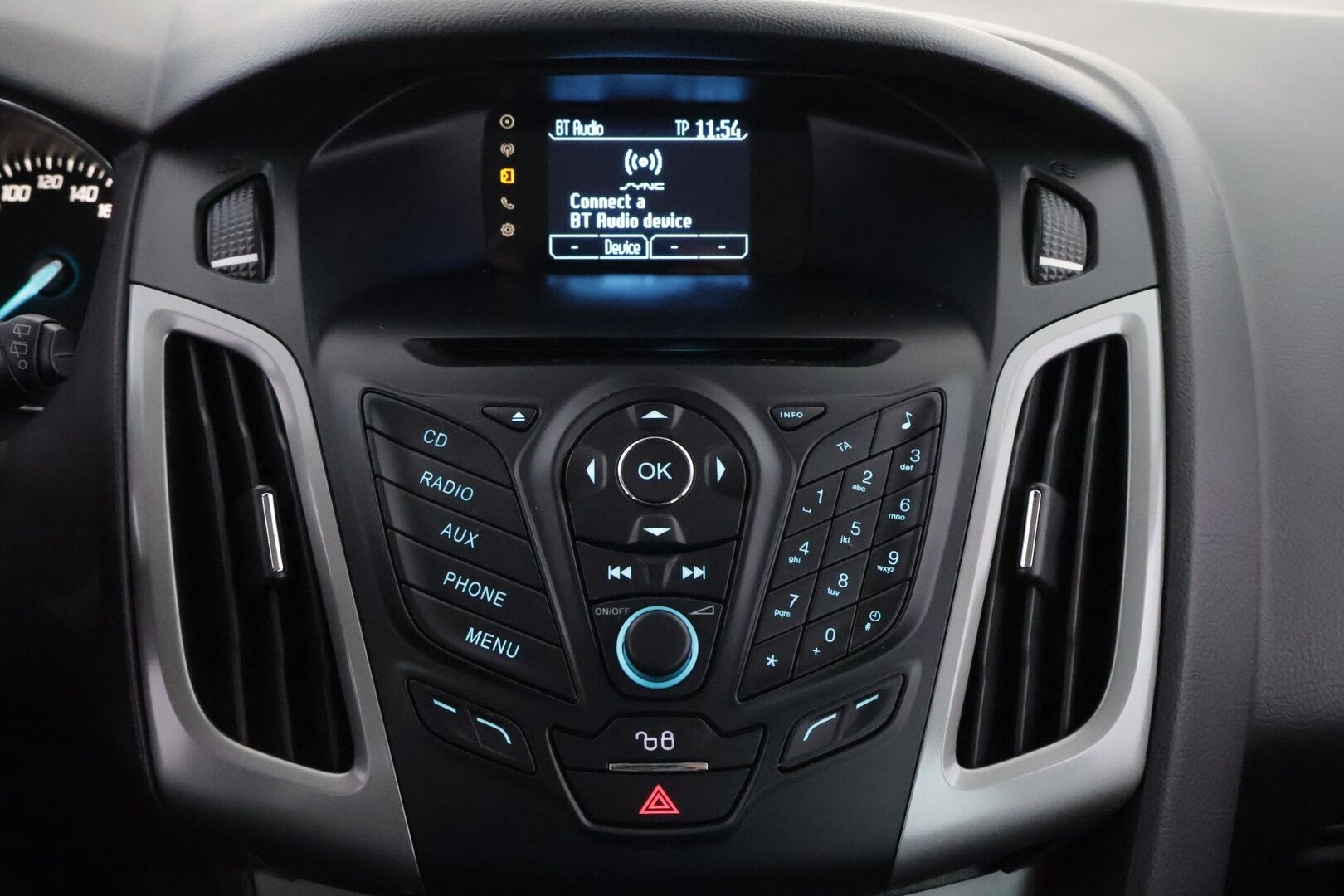 Ford Focus 2013 1,0 EcoBoost 125 hv Trend X M6 Wagon *YritysOutlet - Myydään vain yrityksille* - *Lohko+sisä / Koukku / Suomi-auto / Parkkitutkat / Vakionopeudensäädin / Jakopää tehty - YritysOutlet - Myydään vain yrityksille*