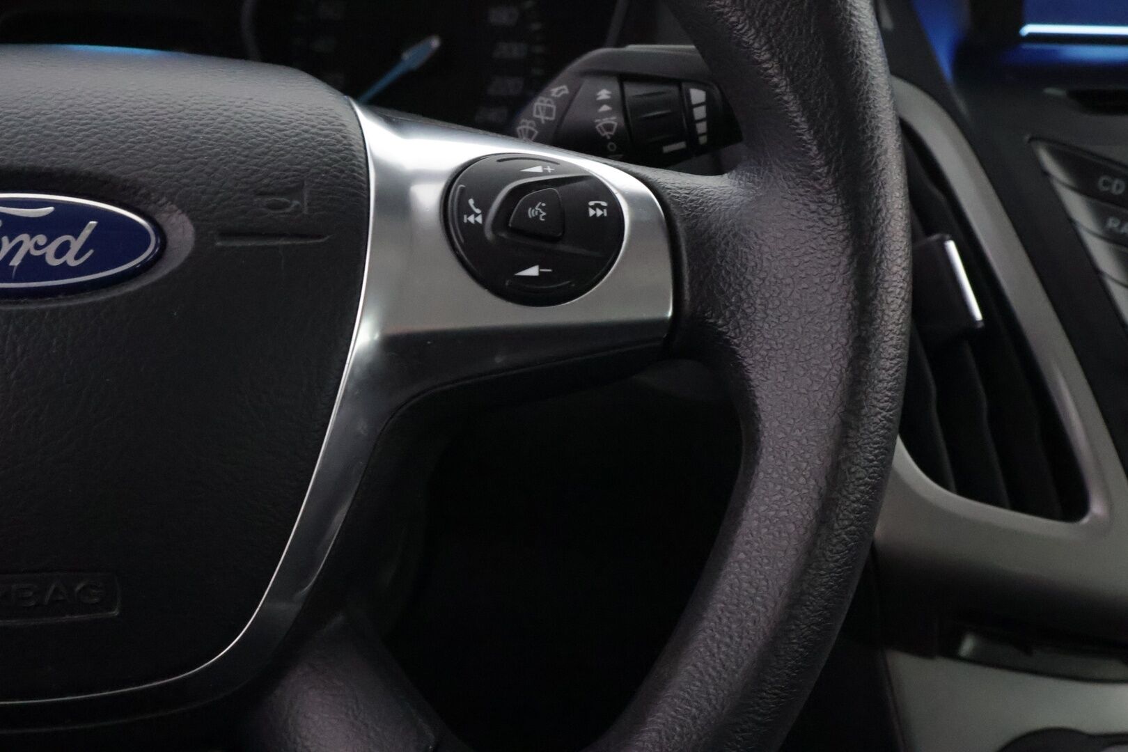 Ford Focus 2013 1,0 EcoBoost 125 hv Trend X M6 Wagon *YritysOutlet - Myydään vain yrityksille* - *Lohko+sisä / Koukku / Suomi-auto / Parkkitutkat / Vakionopeudensäädin / Jakopää tehty - YritysOutlet - Myydään vain yrityksille*