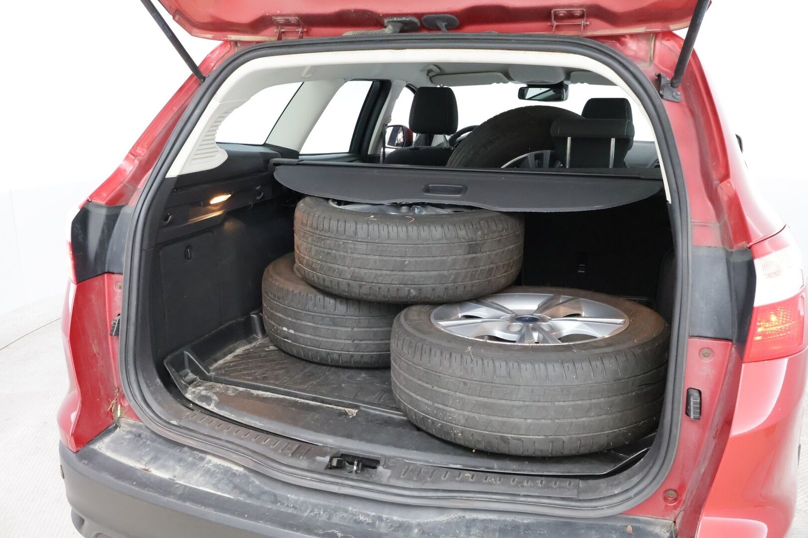 Ford Focus 2013 1,0 EcoBoost 125 hv Trend X M6 Wagon *YritysOutlet - Myydään vain yrityksille* - *Lohko+sisä / Koukku / Suomi-auto / Parkkitutkat / Vakionopeudensäädin / Jakopää tehty - YritysOutlet - Myydään vain yrityksille*