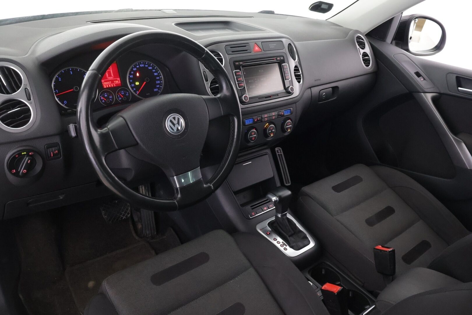 Volkswagen Tiguan 2008 Sport & Style 2,0 TDI 103 kW, Tiptronic-autom *YritysOutlet - *Myydään vain yrityksille / Vetokoukku / lohkolämmitin / jakohihna vaihdettu!*