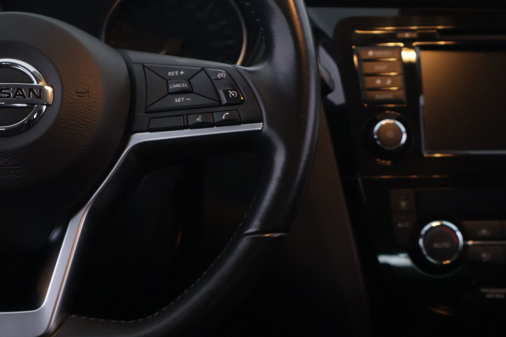 Nissan Qashqai 2020 DIG-T 160 N-Connecta 2WD 6M/T - l Suomi-auto l 360° Kamera l Pysäköintitutkat l KeyLessGo l Vetokoukku l 2x renkaat ja vanteet l