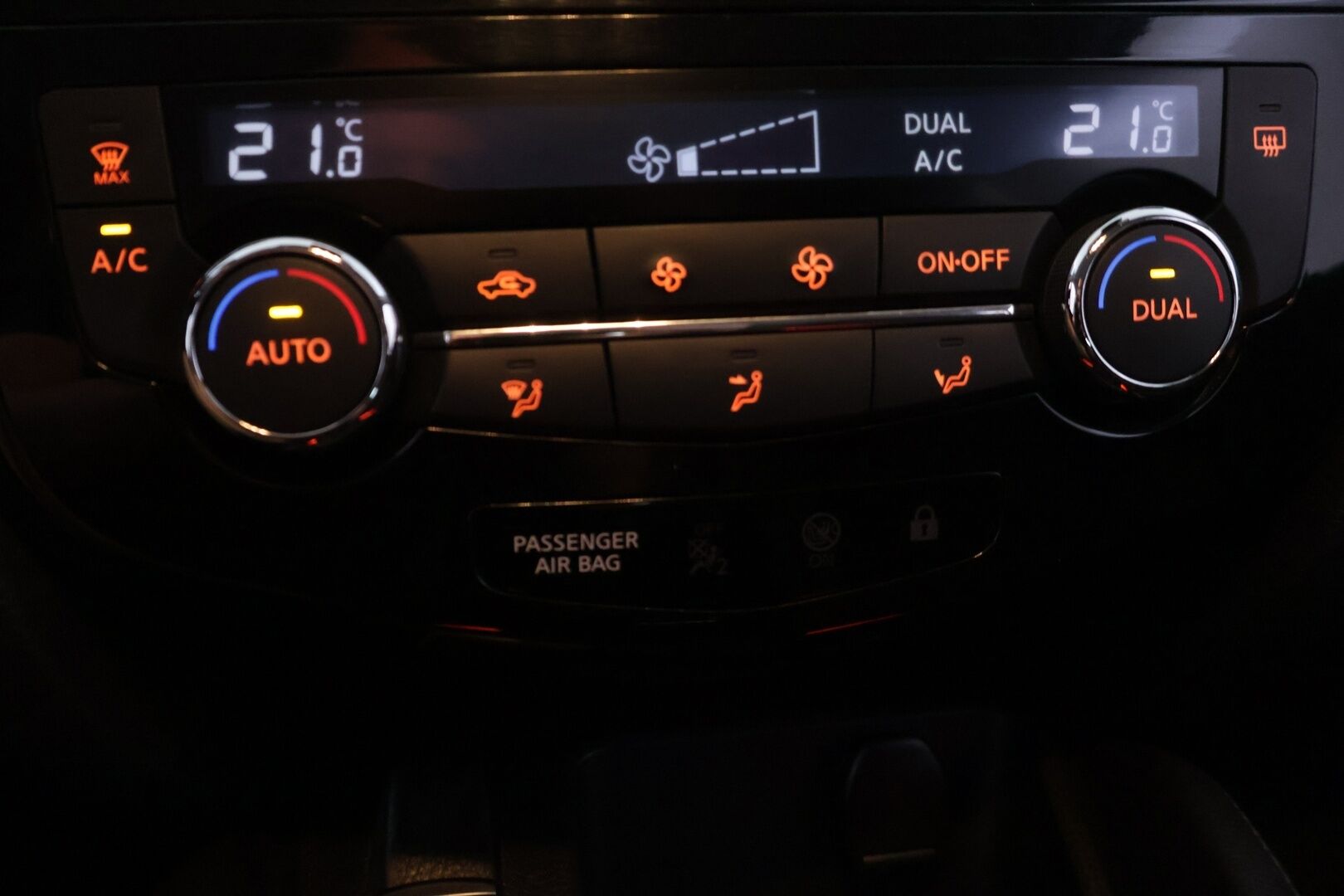 Nissan Qashqai 2020 DIG-T 160 N-Connecta 2WD 6M/T - l Suomi-auto l 360° Kamera l Pysäköintitutkat l KeyLessGo l Vetokoukku l 2x renkaat ja vanteet l